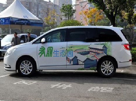 贵港户外车贴喷绘如何保持效果?